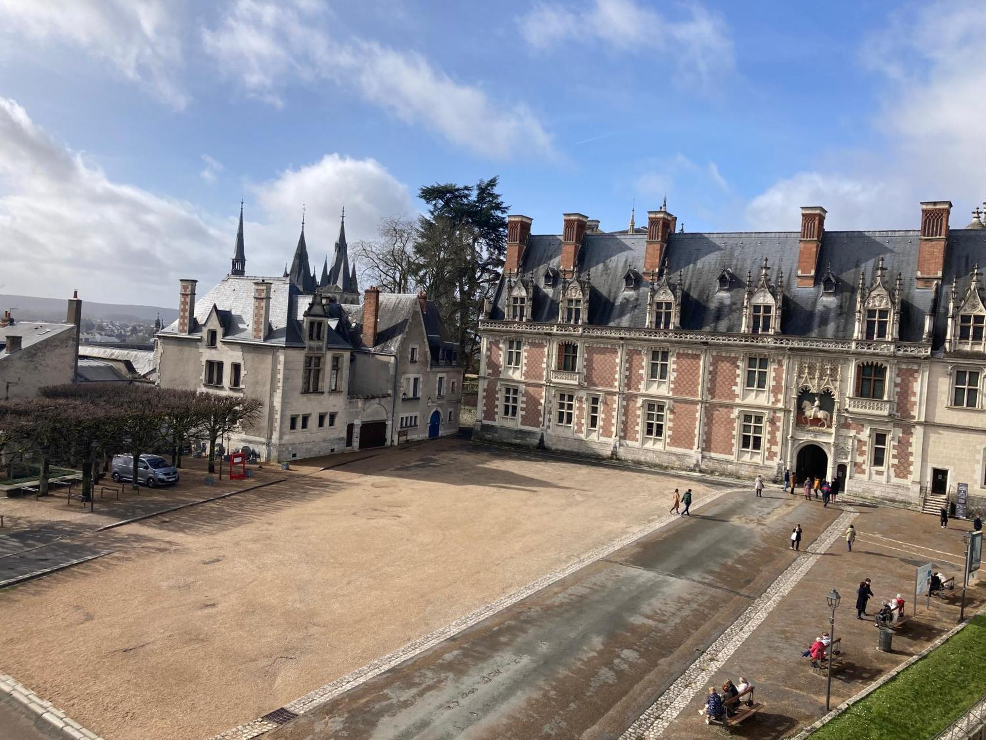 Un Sejour Royal Au Calme Apartman Blois Kültér fotó